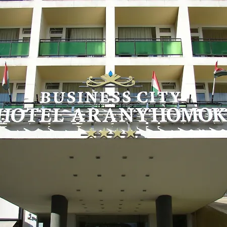 ホテル Aranyhomok Business & Relax