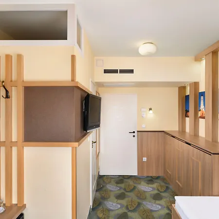 ホテル Aranyhomok Business & Relax